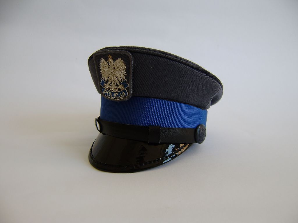 Miniaturki czapek podoficerskich Policji
